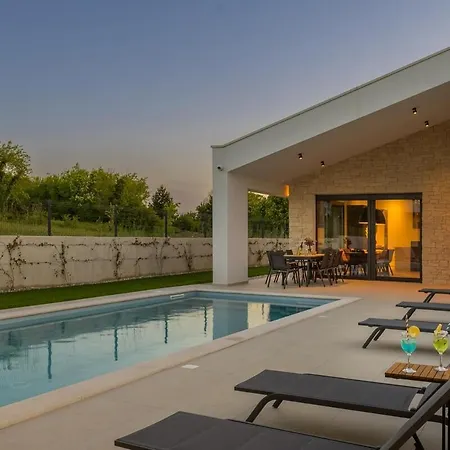 Villa Dianthe By Istrialux *